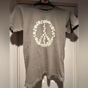 Lulusimonstudio Graphic Peace Sign Tee Shirt